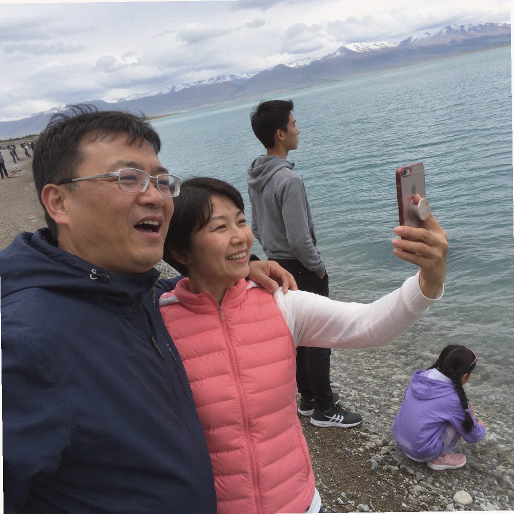 客户在赛里木湖